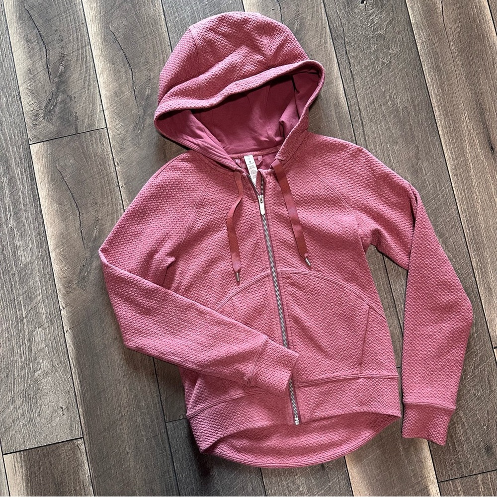 Lululemon Catch A Moment Zip Hoodie
Heathered So Merlot / So Merlot